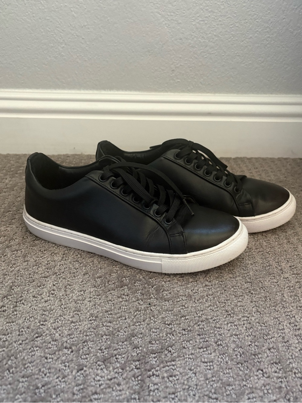 Thursday women’s premier low top black size 8